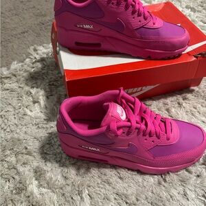 Nike Air Max Women's Fuchsia Sneakers